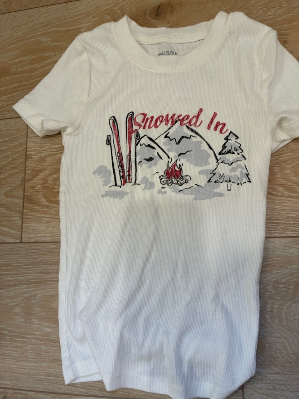 Hollister White Short-Sleeve Tee with Red & Gray Winter Graphic